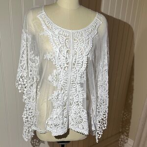 Elegant White Lace Tunic Top
